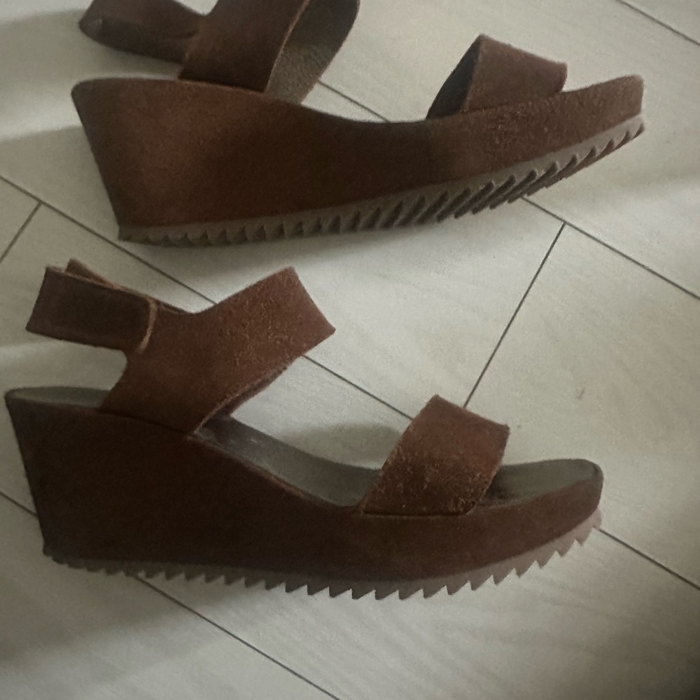 Pedro Garcia Wedge Lkke new Cognac color 40.5
